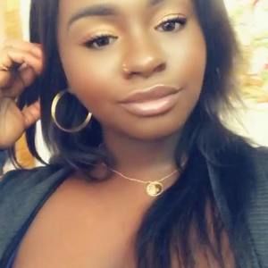 Meet your Posher, Ayanna